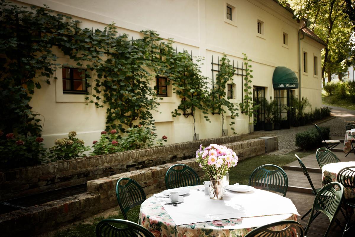 Alter Winzerkeller Panzió Kirchberg am Wagram Kültér fotó